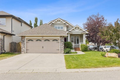 48 Rockywood Circle NW Calgary AB T3G 5W2