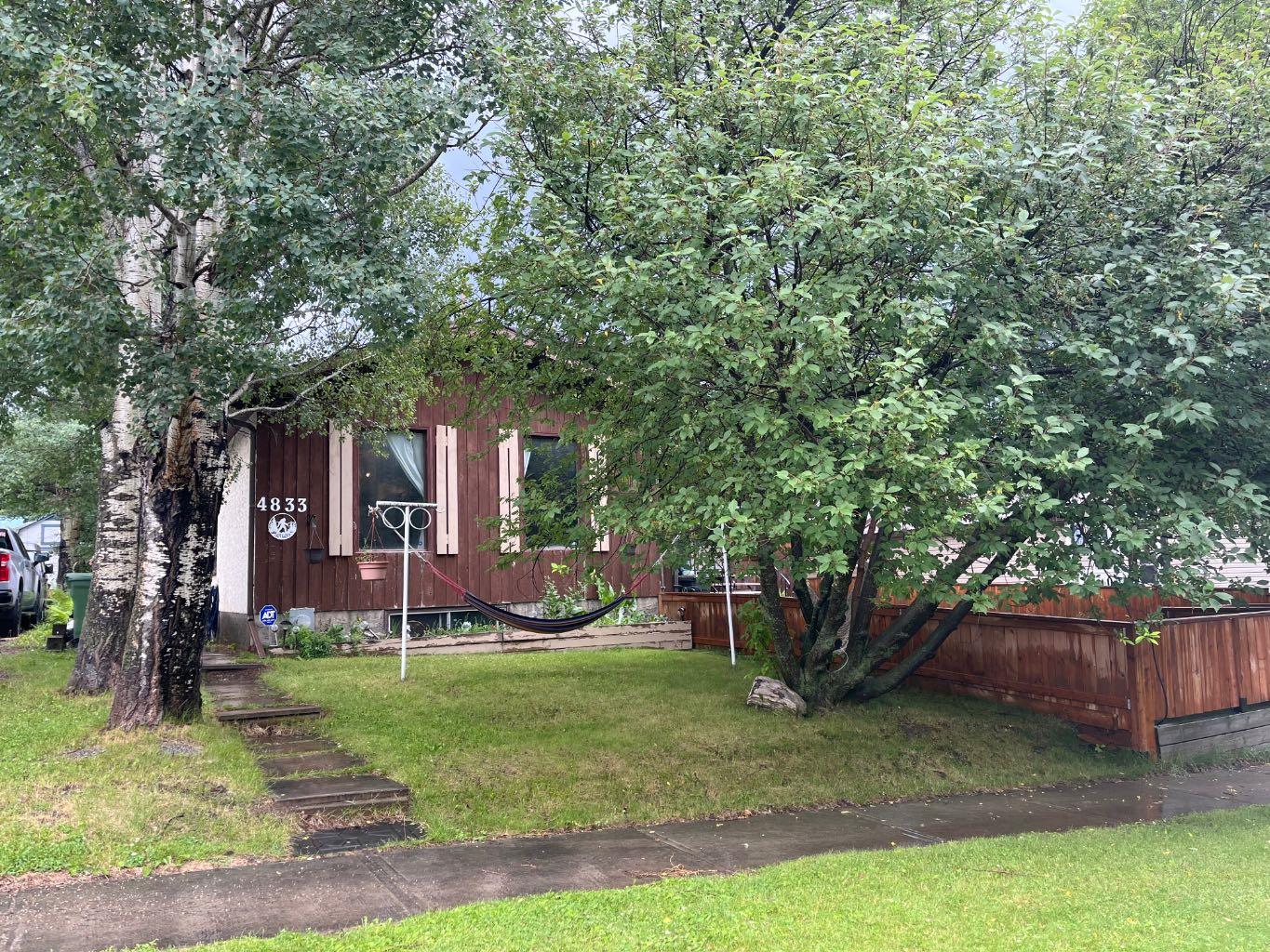 4833 47 Street