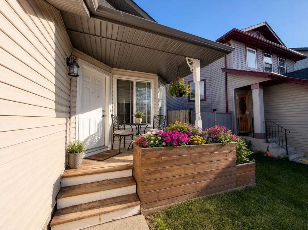 Photo of 129 Cimarron Grove Circle, Okotoks, AB T1S 2M1 (MLS # A2315778)