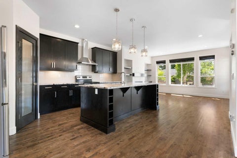 Photo of 615 50 Avenue SW, Calgary, AB T2S 1H6 (MLS # A2348218)