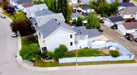 Photo of 188 Tuscany Valley Drive NW, Calgary, AB T3L 2C2 (MLS # A2294247)