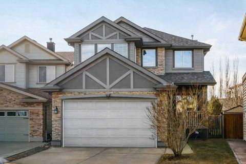 153 Kincora Bay NW Calgary AB T3R 1L4