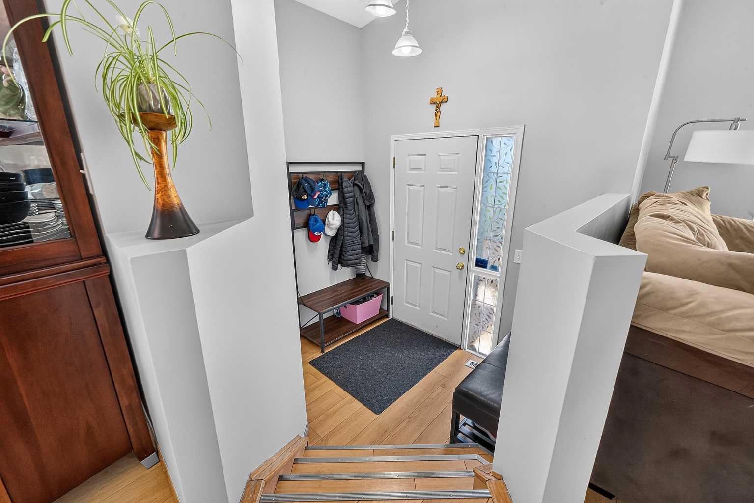 173 Martin Crossing Crescent NE