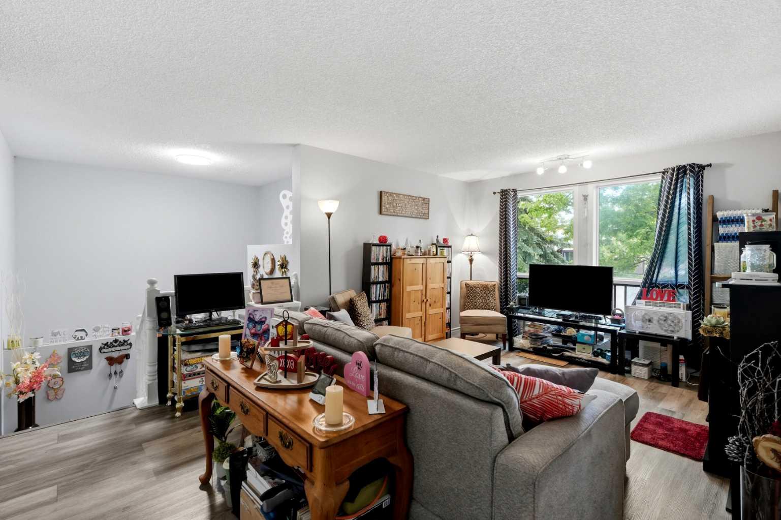 40 McKerrell Close SE