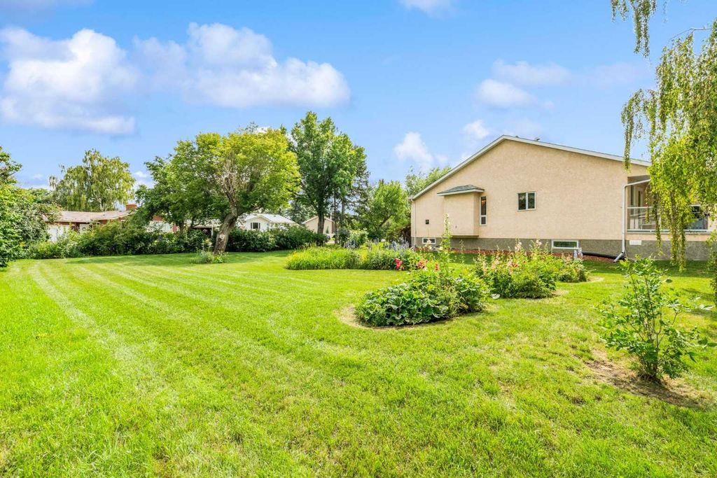 Photo of 2504 19 Street, Nanton, AB T0L 1R0 (MLS # A2293875)