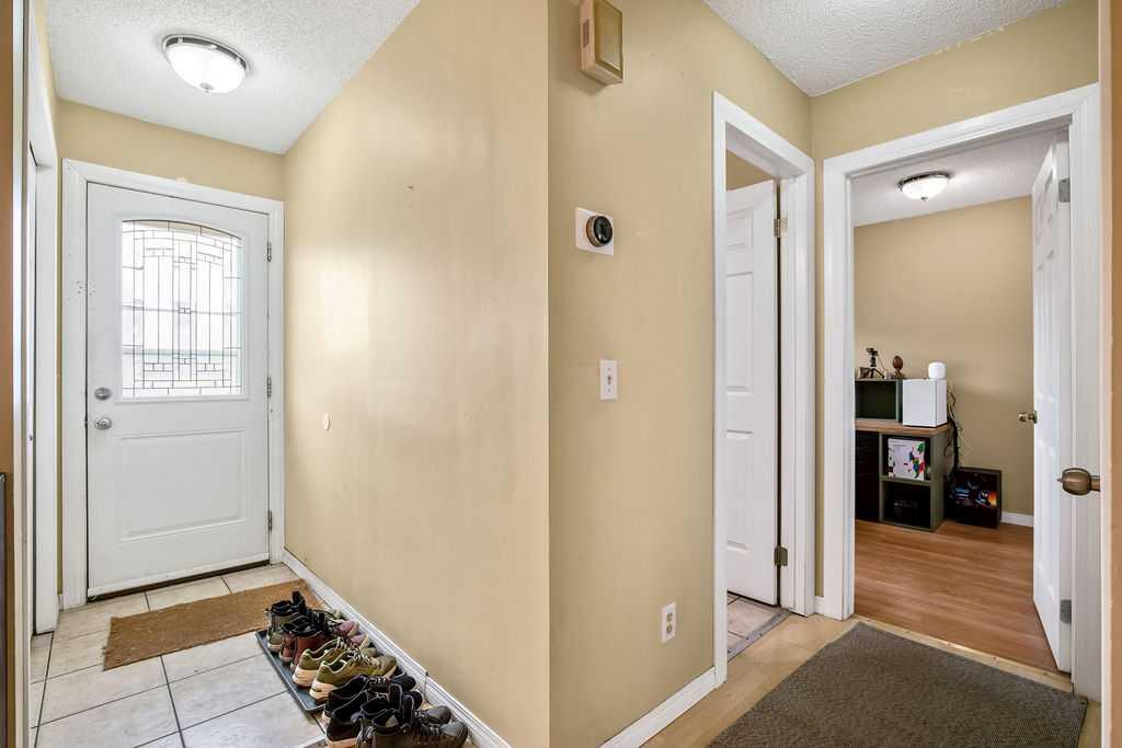 31 Castleglen Crescent NE