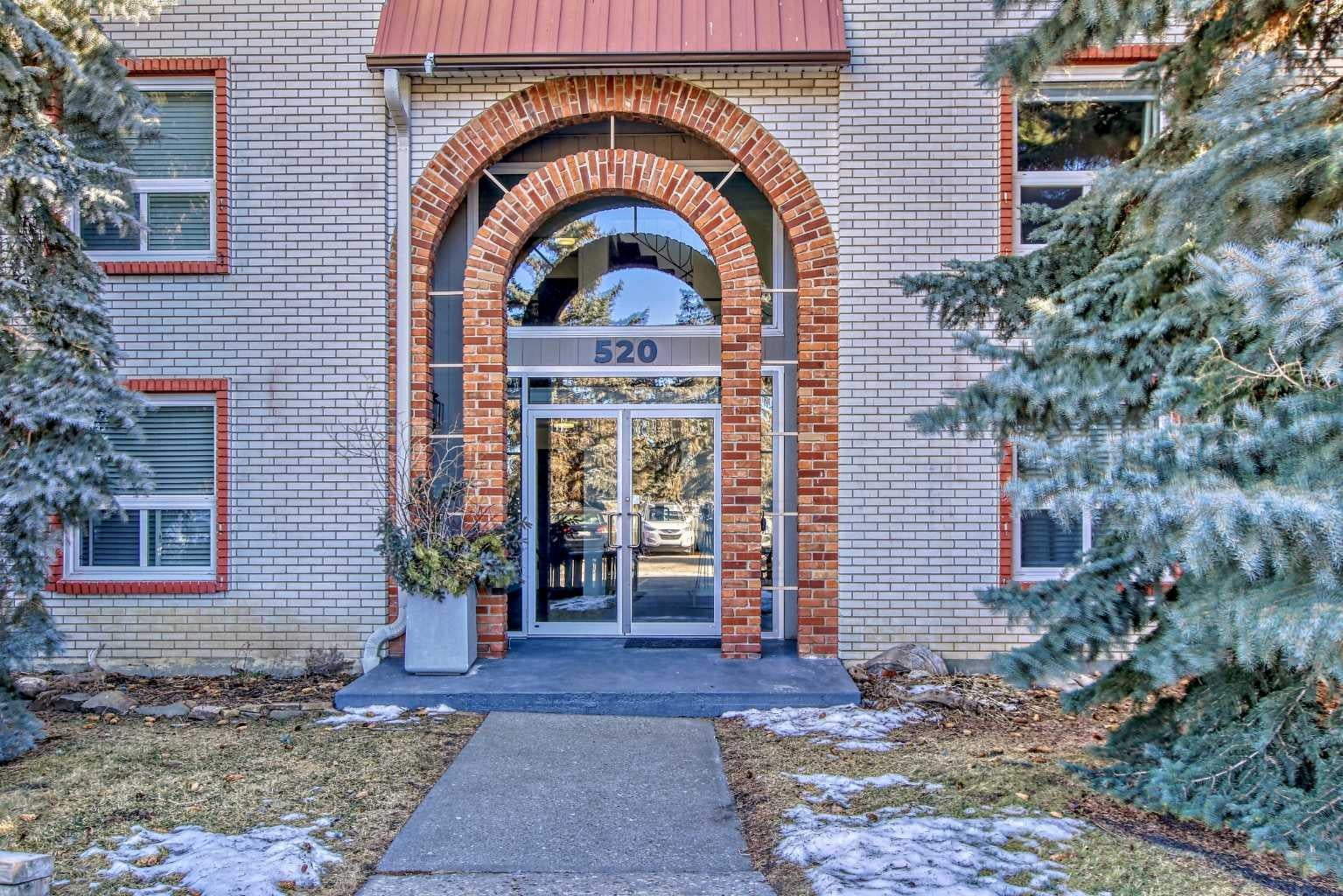520 Cedar Crescent SW 202