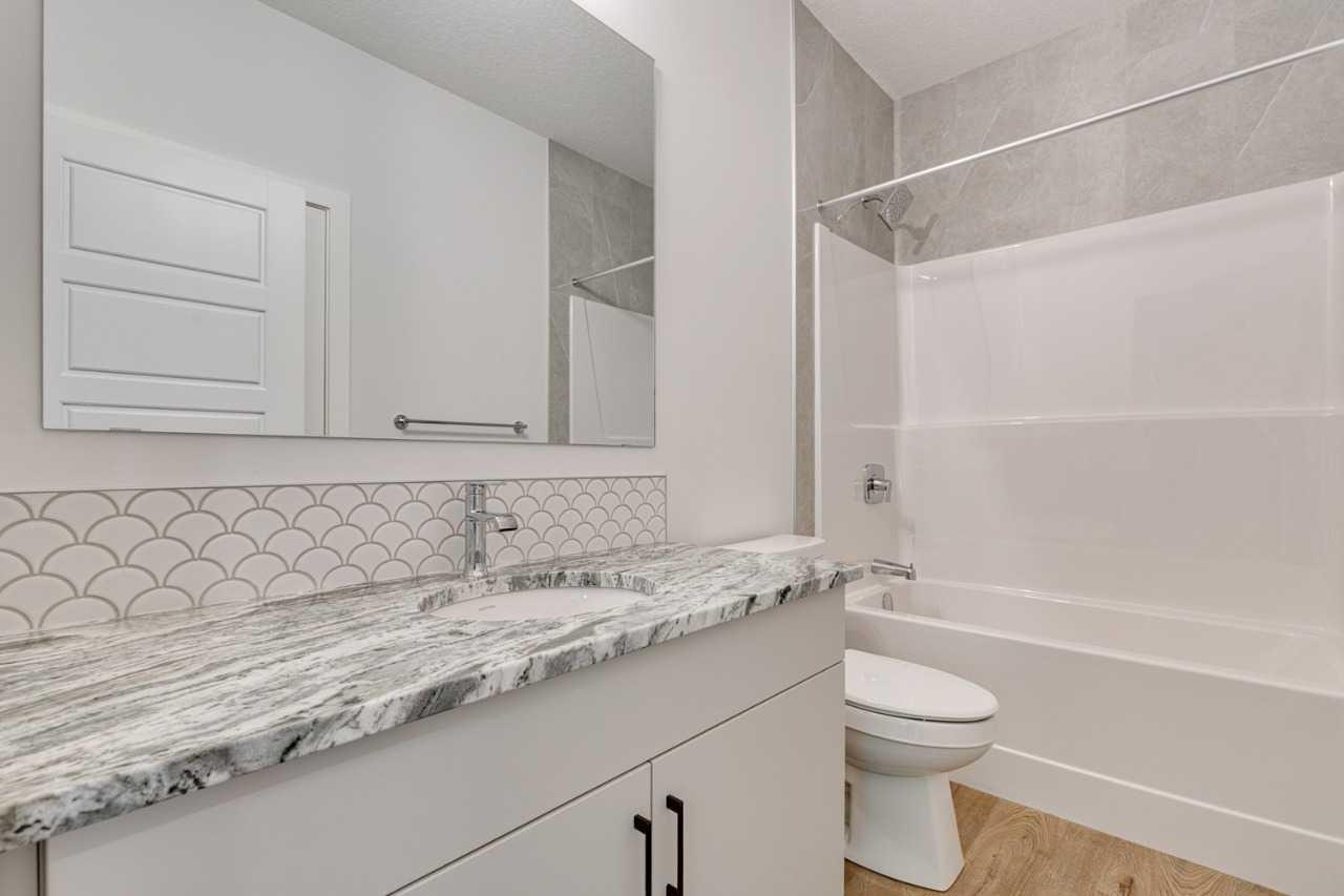 350 Hotchkiss Manor SE