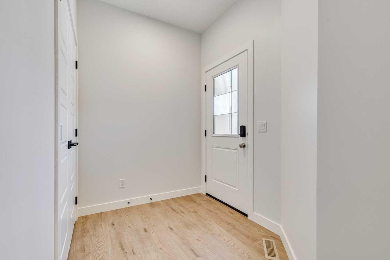 350 Hotchkiss Manor SE