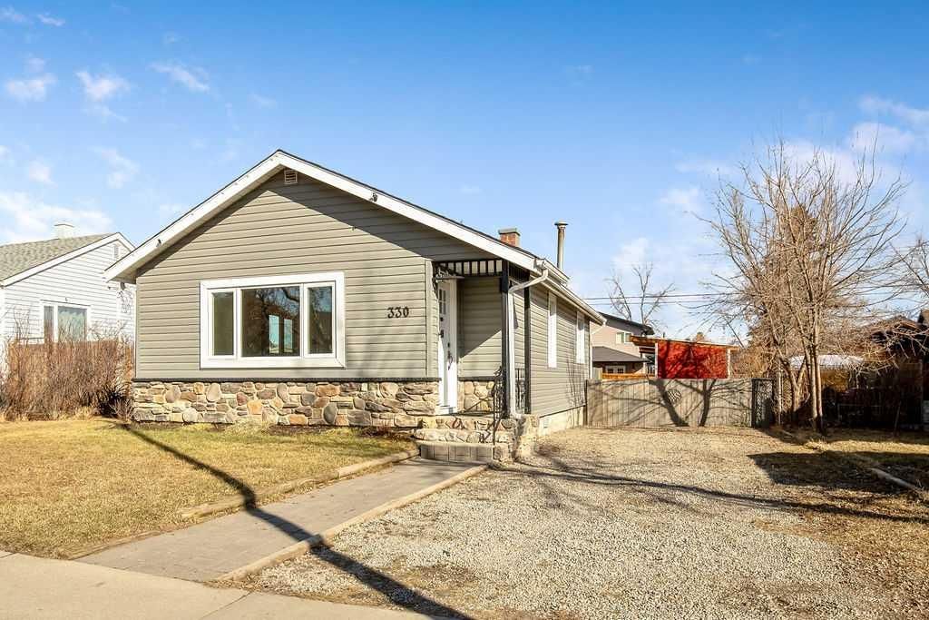 Photo of 330 3 Avenue SE, High River, AB T1V 1H7 (MLS # A2295908)