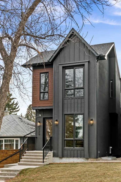 Photo of 229 27 Avenue NW, Calgary, AB T2M 2H5 (MLS # A2305561)