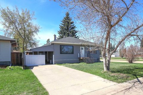 Photo of 4612 53 Street, Stettler, AB T4K 1J5 (MLS # A2310336)