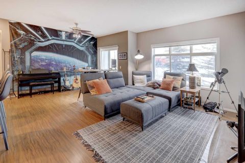 Property photo of 300 Evanscreek Court Nw 81, Calgary, AB T3p 0b8