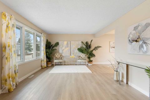 Photo of 4823 Vanguard Road NW, Calgary, AB T3A 0R5 (MLS # A2302774)