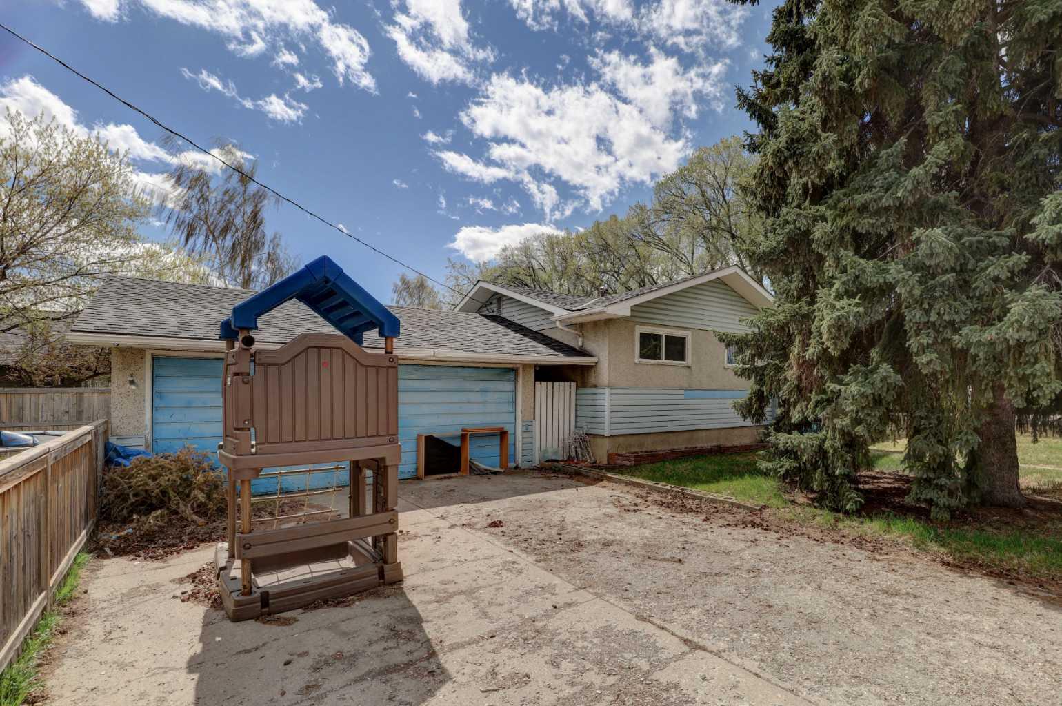 2 Butler Crescent NW