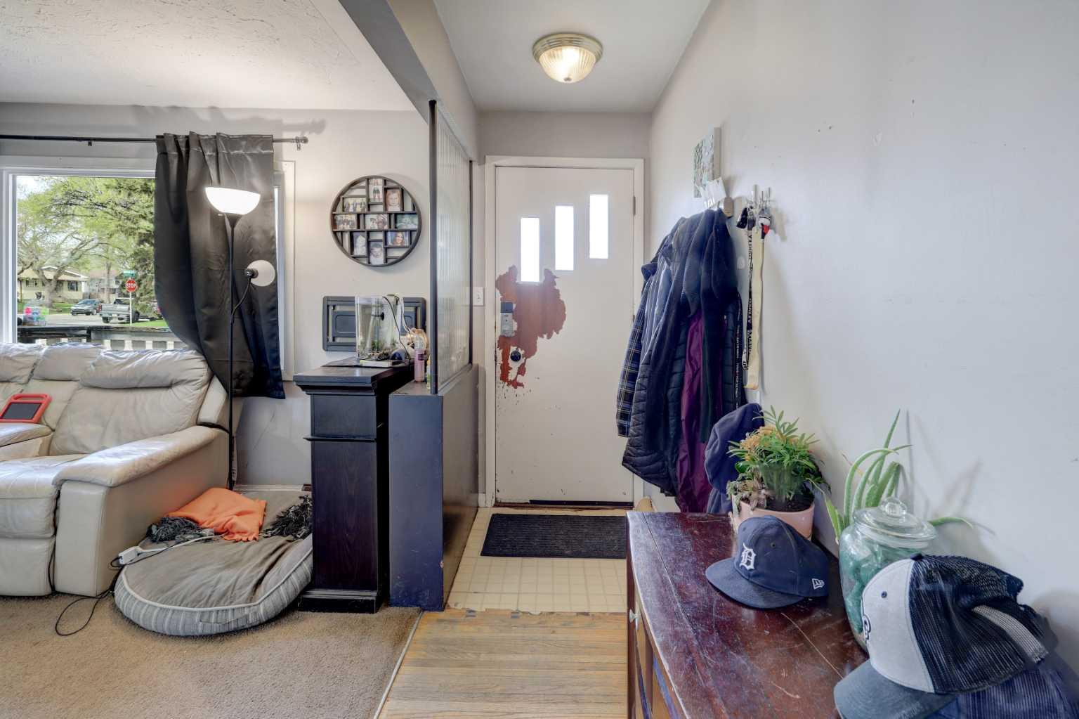 2 Butler Crescent NW