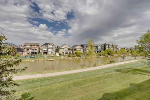 Photo of 212 Bayside Point SW, Airdrie, AB T4B 2X6 (MLS # A2329995)
