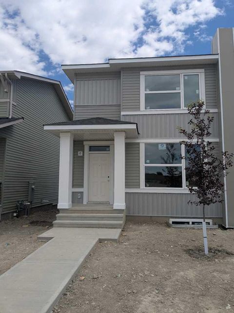 1935 McCaskill Drive Crossfield AB T0M 0S0