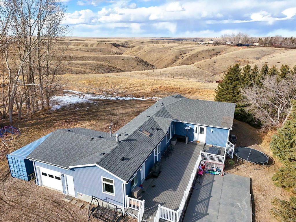 Photo of 12520 Range Road 70 #2, Rural Cypress County, AB T1B 0K7 (MLS # A2310849)