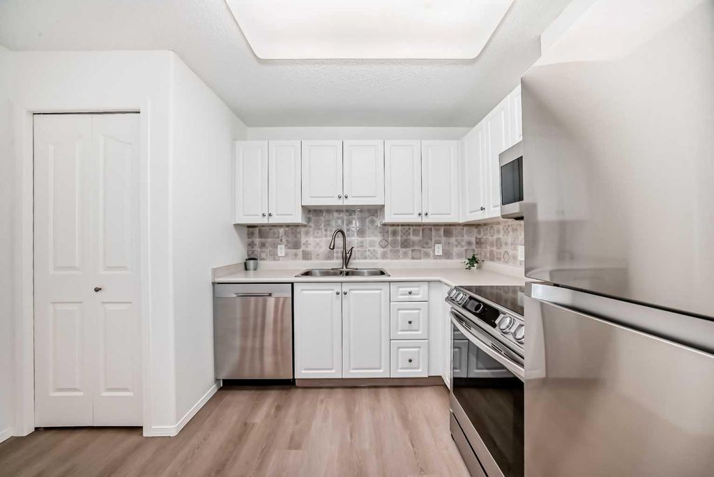 Photo of 5000 Somervale Court SW #412, Calgary, AB T2Y 4M1 (MLS # A2314389)