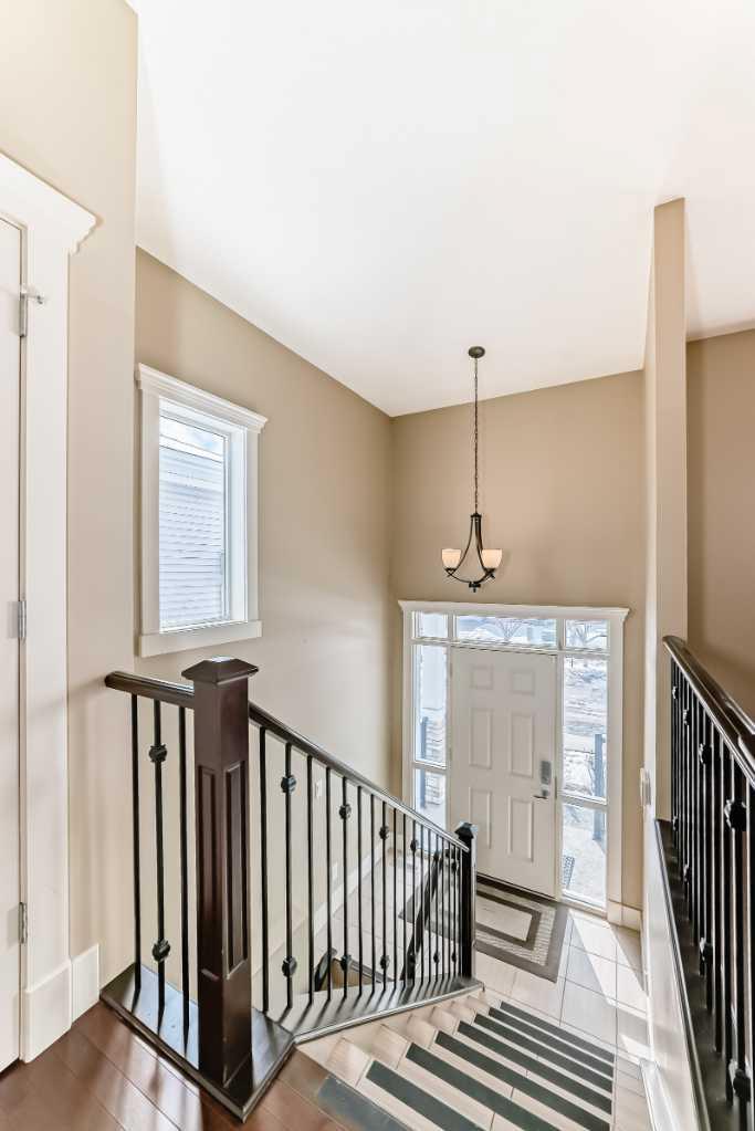 520 Rocky Vista Gardens NW