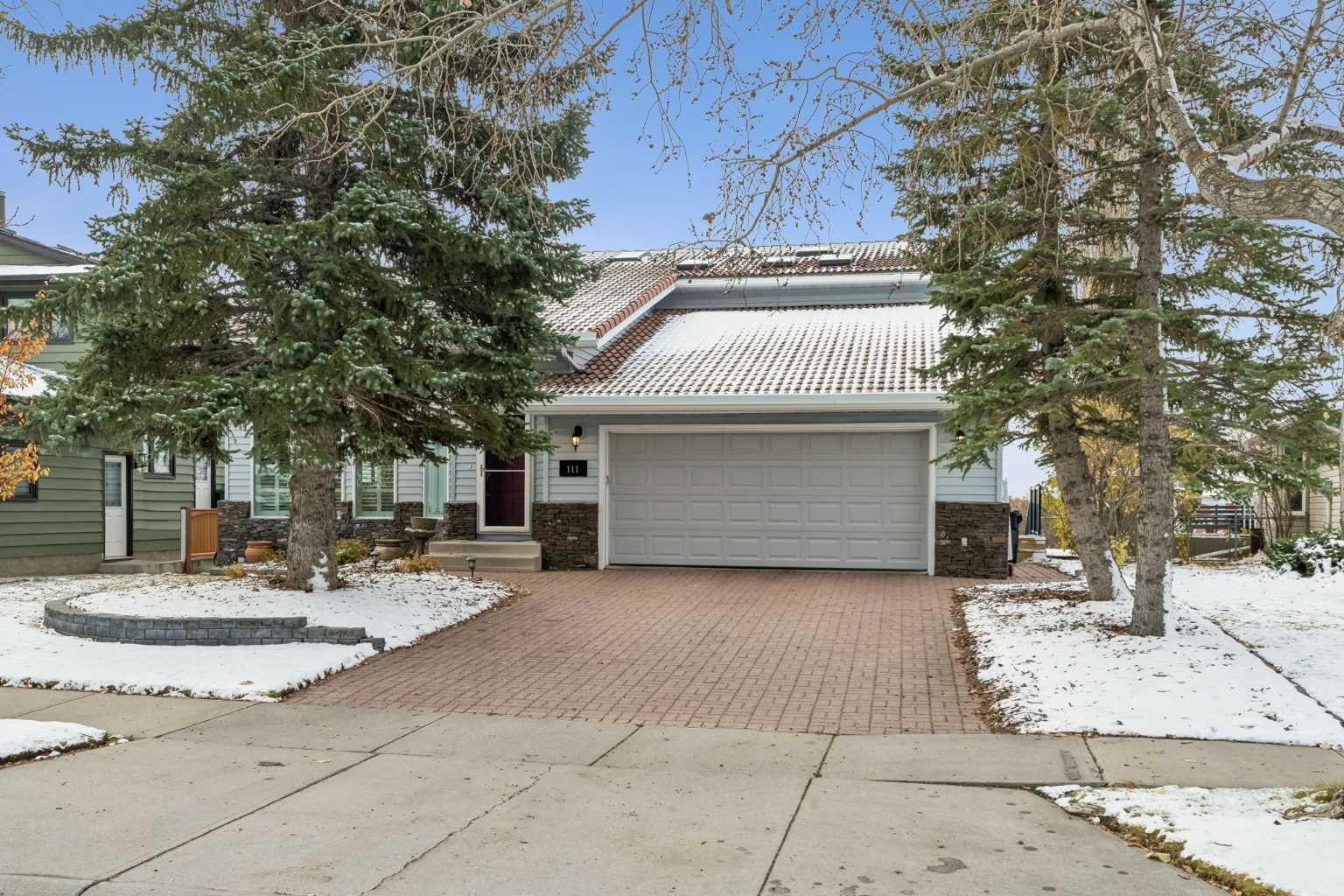111 Hawksbrow Drive NW