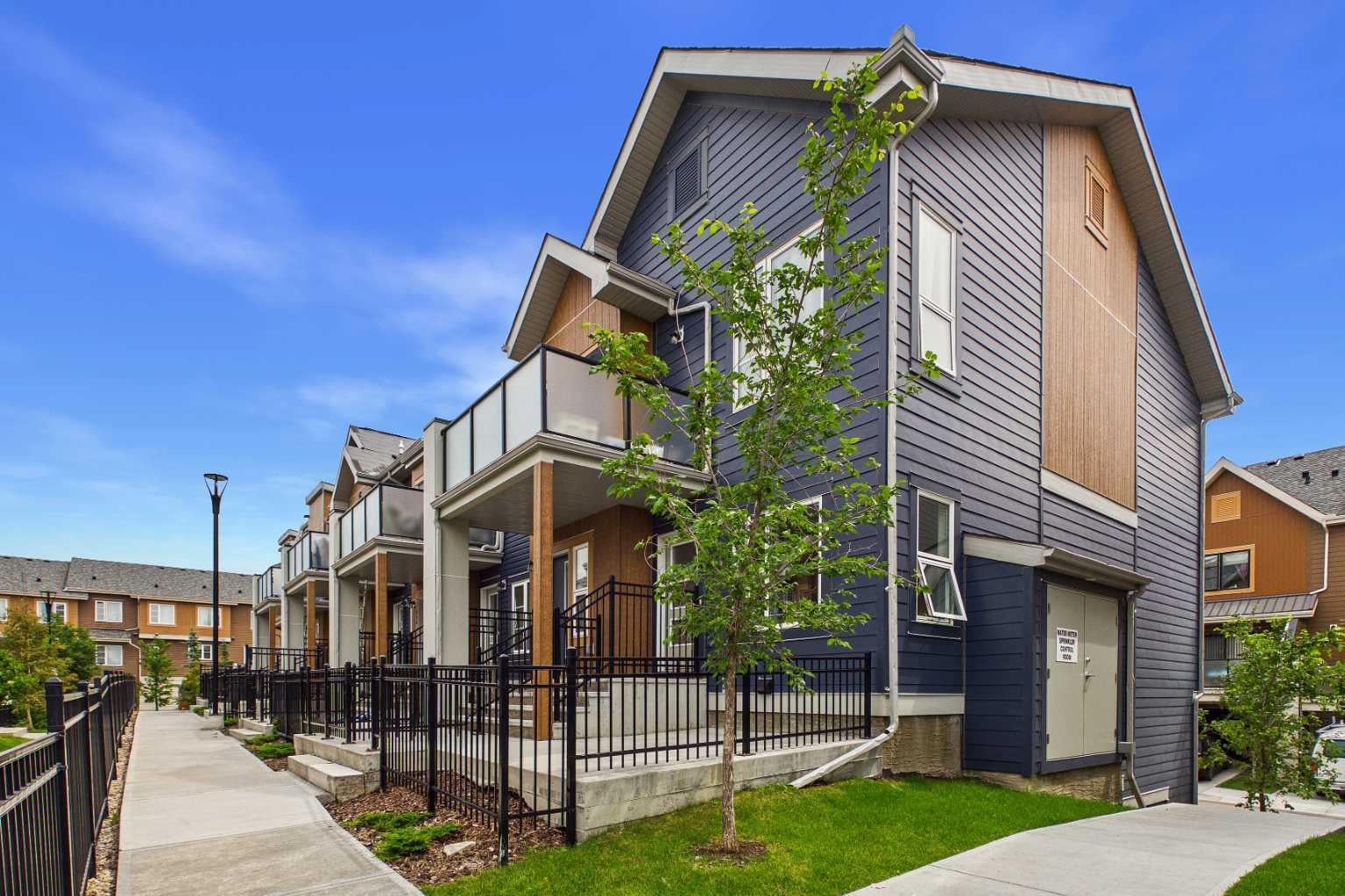 220 Livingston Common NE