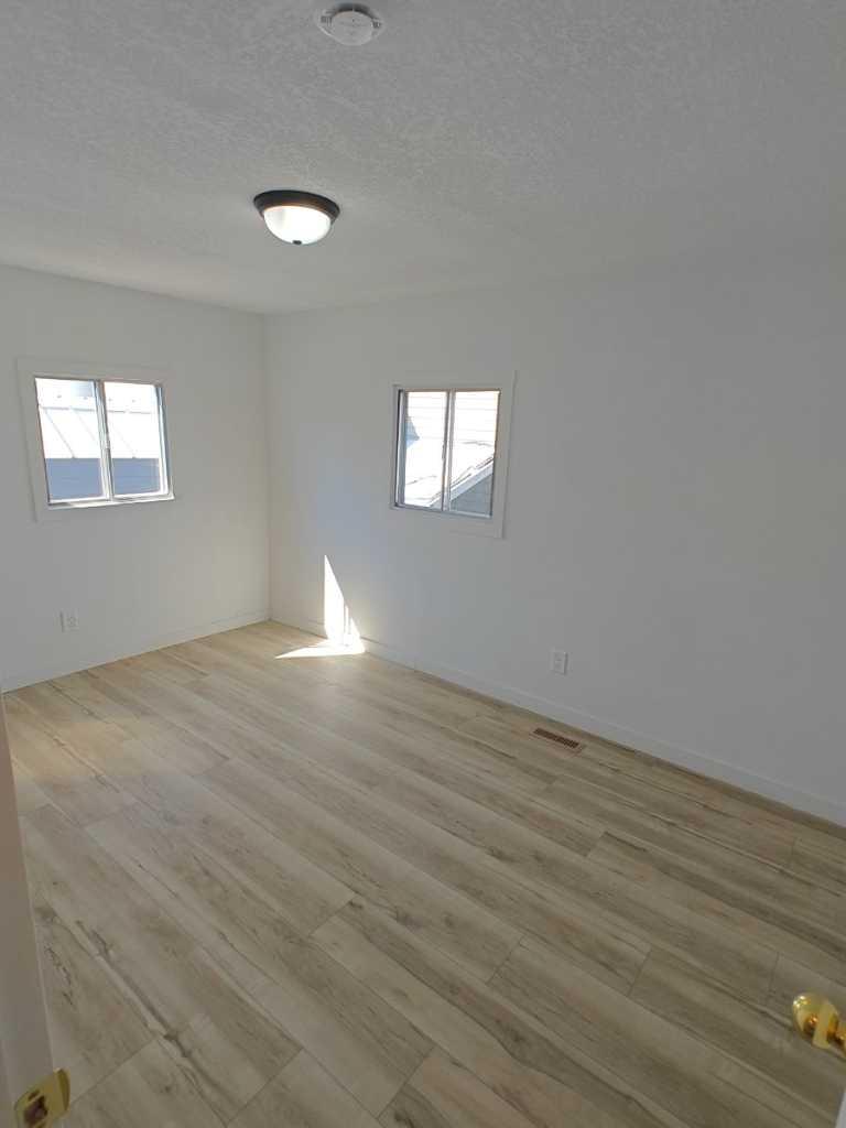 2106 50 Street SE 30