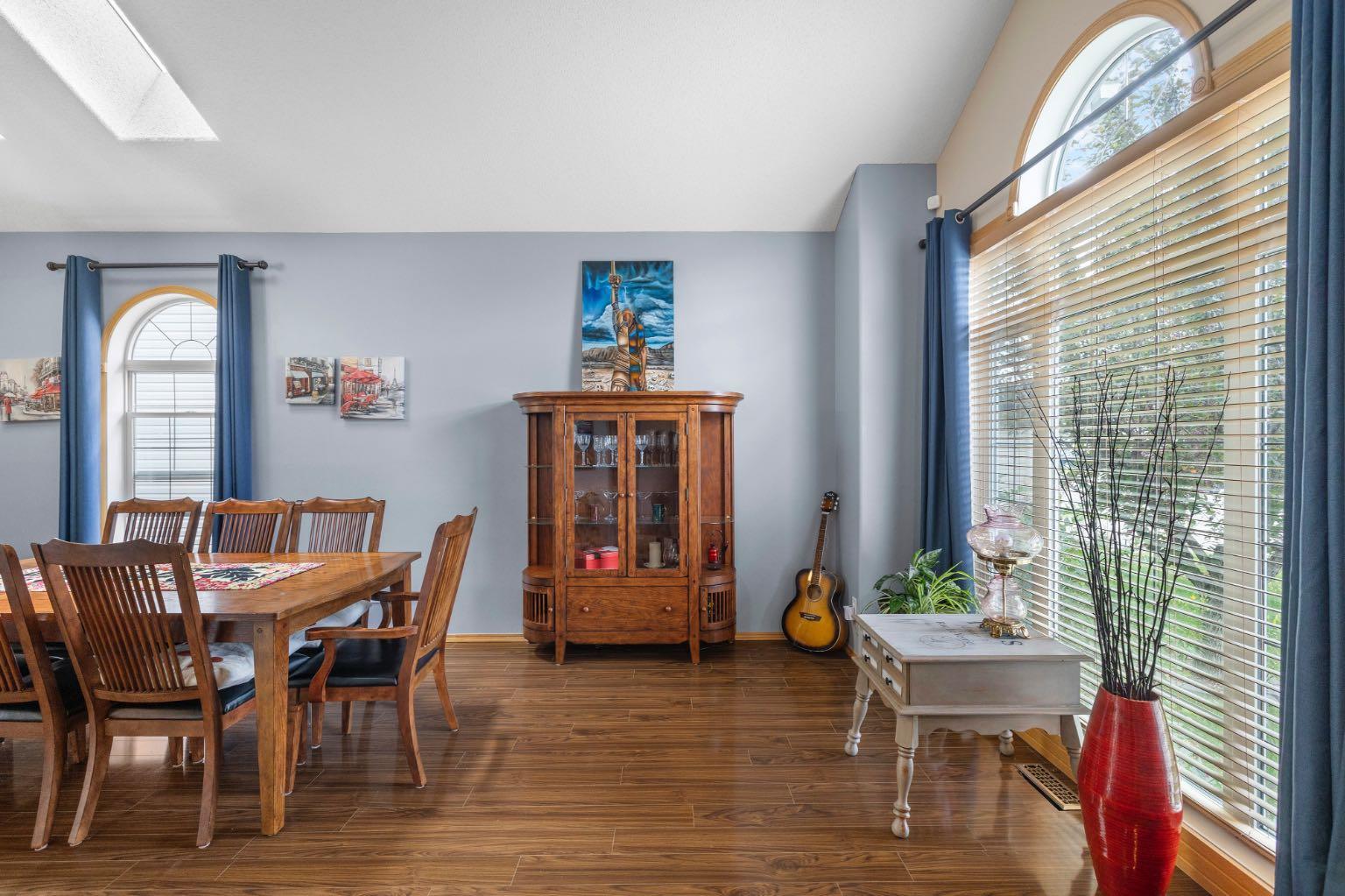 168 Fairways Drive NW