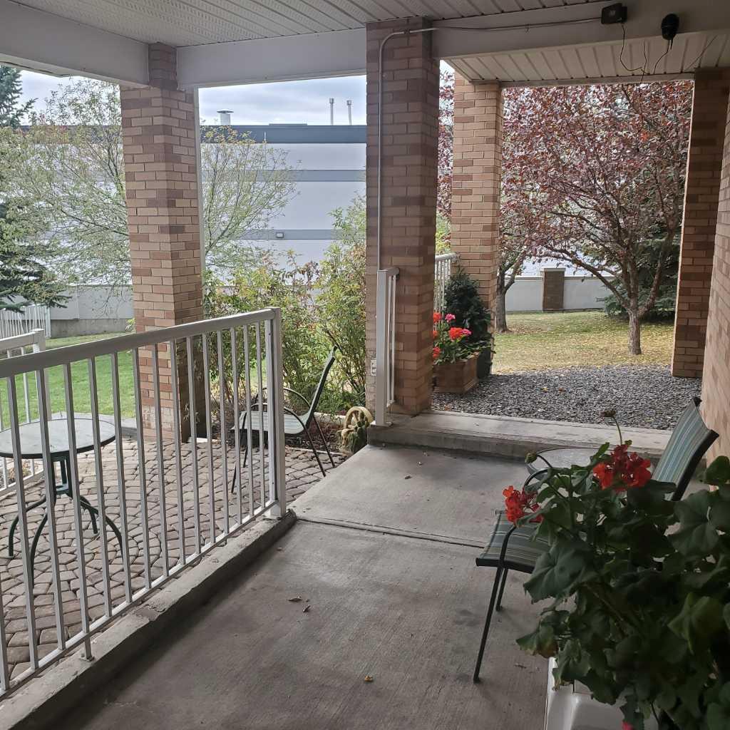 165 Manora Place NE 222