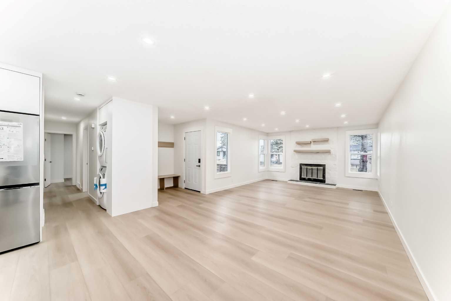 1242 Mardale Drive NE