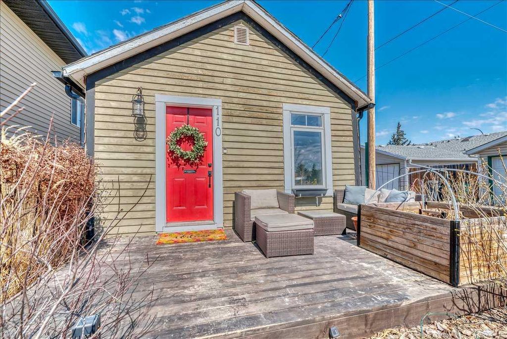 Photo of 110 5 Avenue, Strathmore, AB T1P 1X2 (MLS # A2305628)