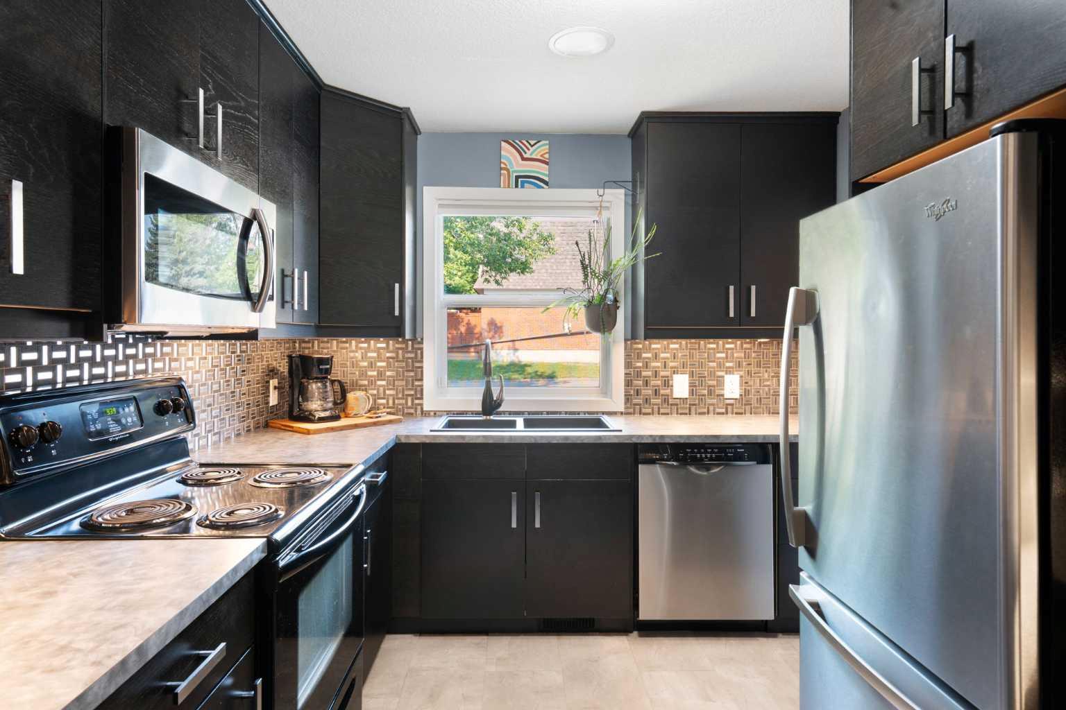 330 Canterbury Drive SW 90
