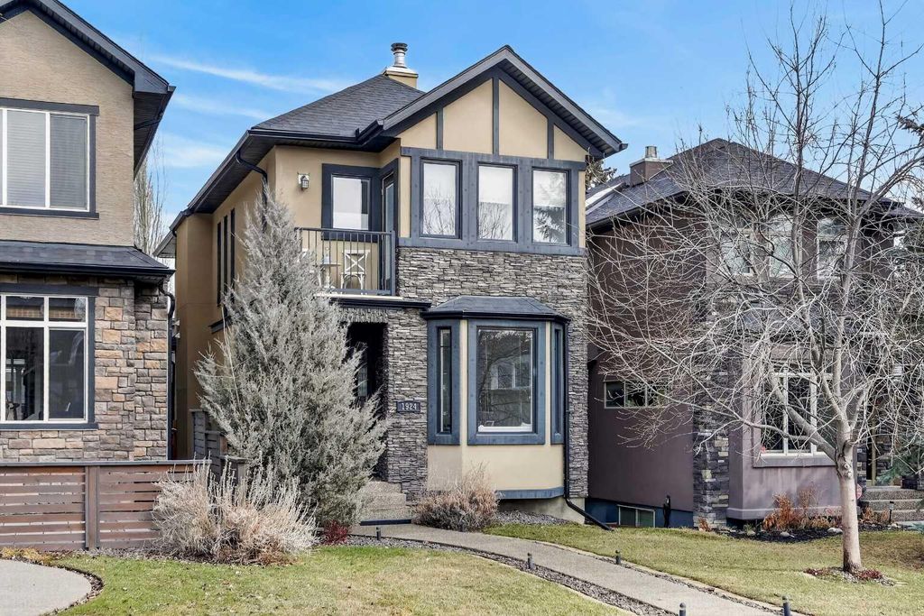 Photo of 1924 48 Avenue SW, Calgary, AB T2T 2T3 (MLS # A2302662)