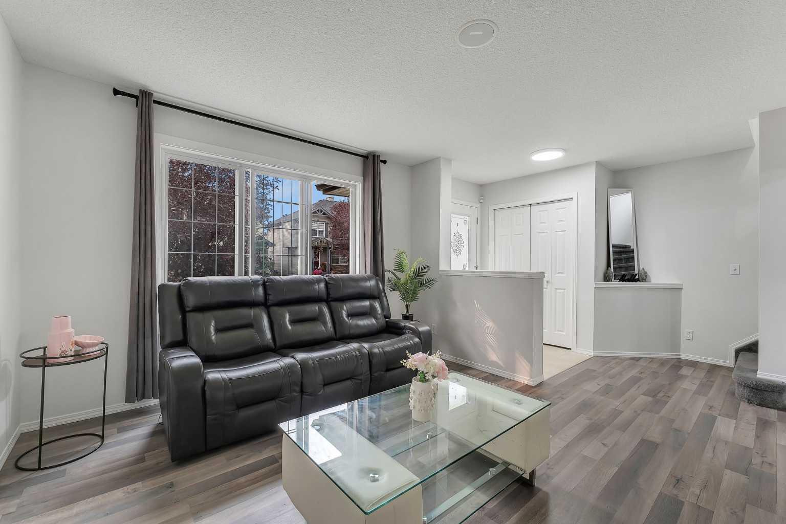 16 Saddlebrook Place NE