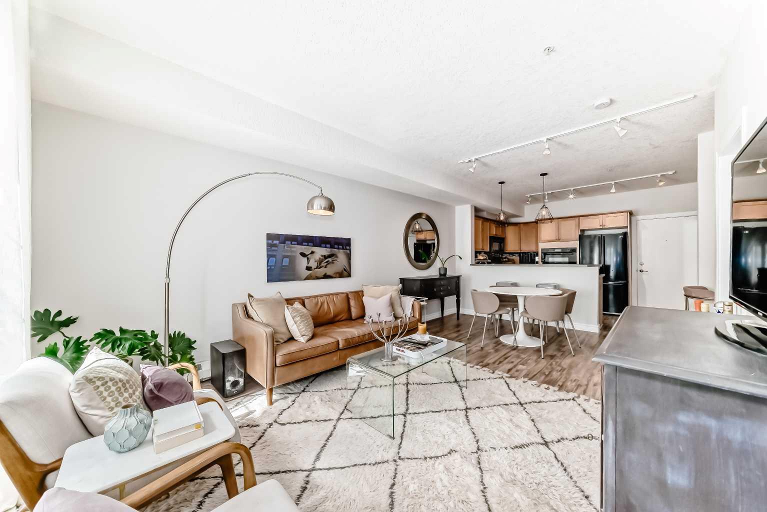 60 Royal Oak Plaza NW 138