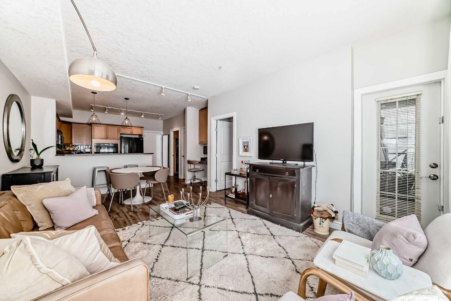 60 Royal Oak Plaza NW 138