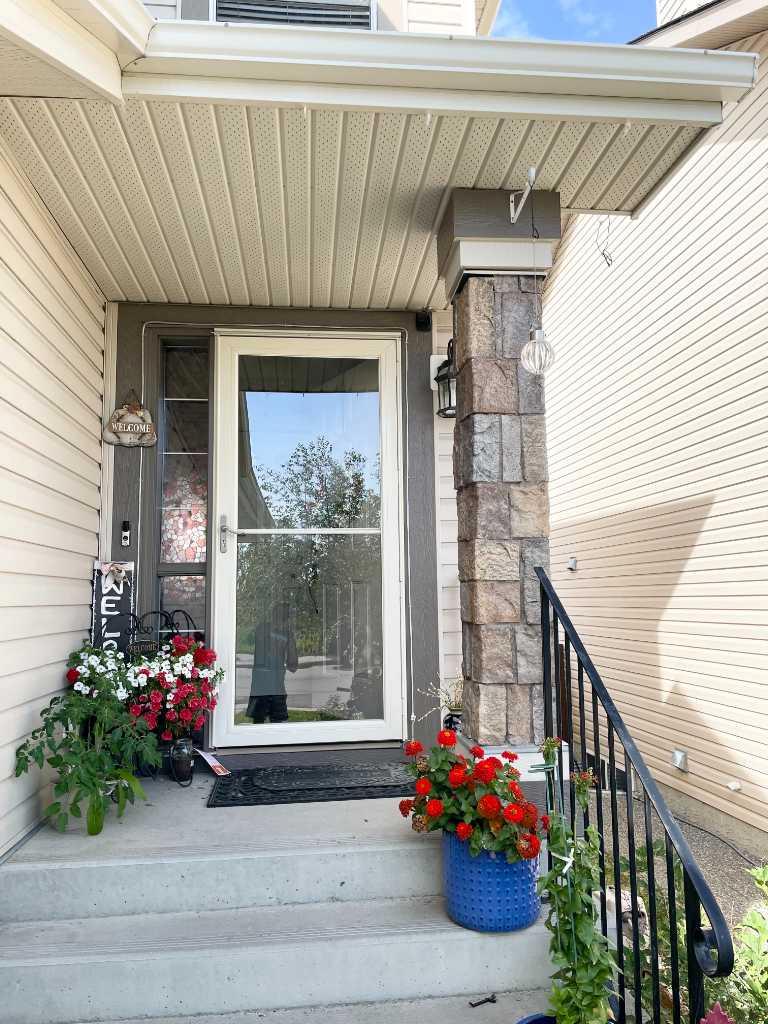 87 Kincora Drive NW