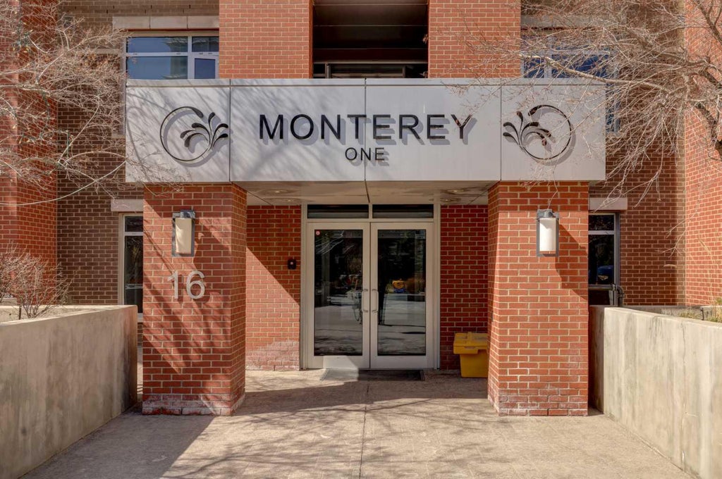 Photo of 16 Varsity Estates Circle NW #810, Calgary, AB T3A 2C5 (MLS # A2319972)