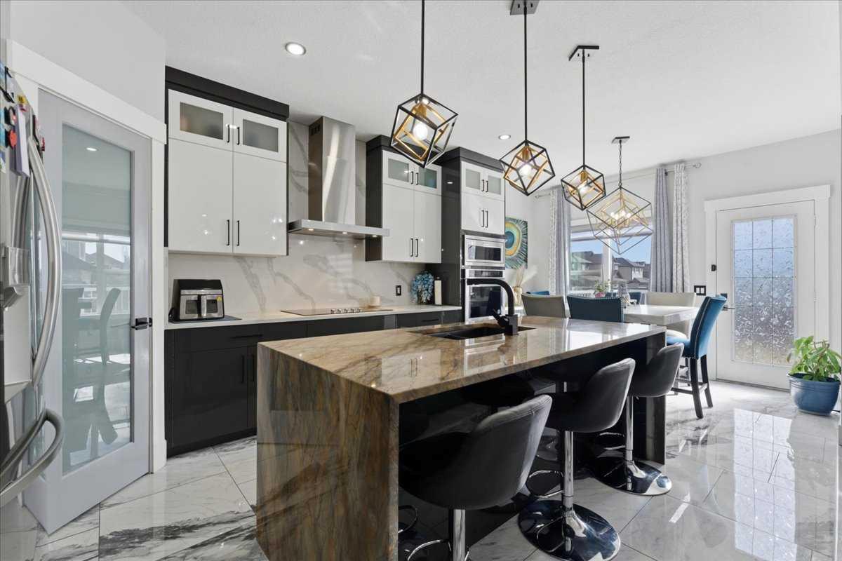 73 Saddleland Close NE