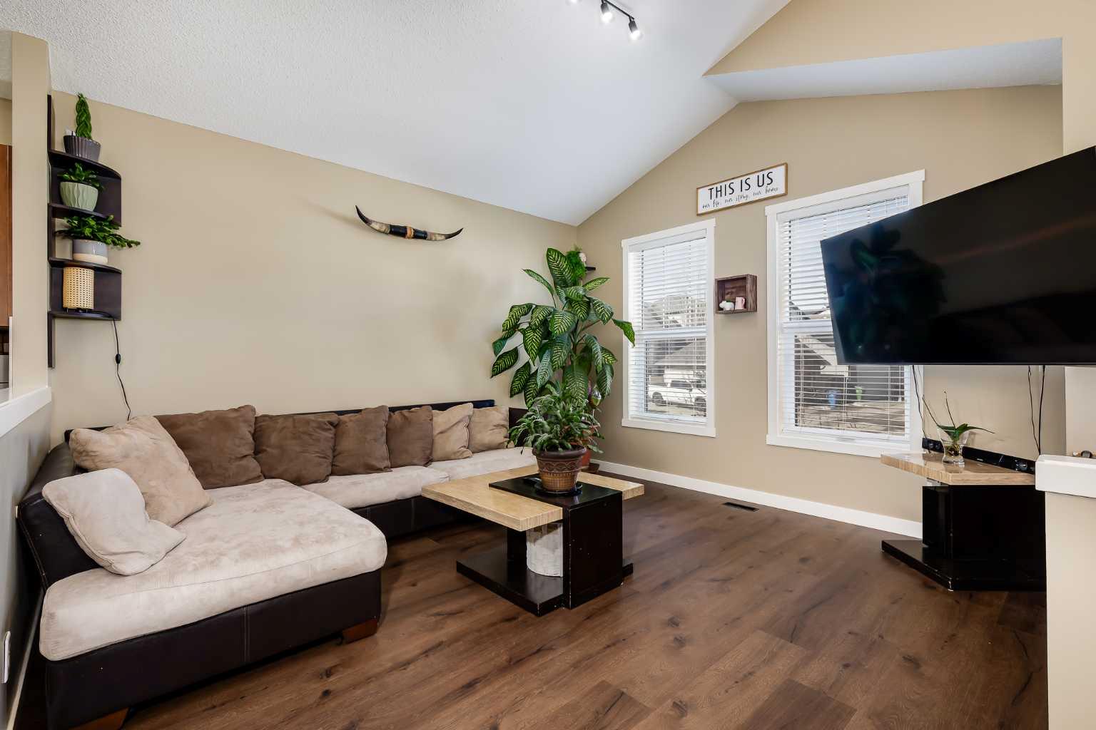 24 Elgin Meadows Manor SE