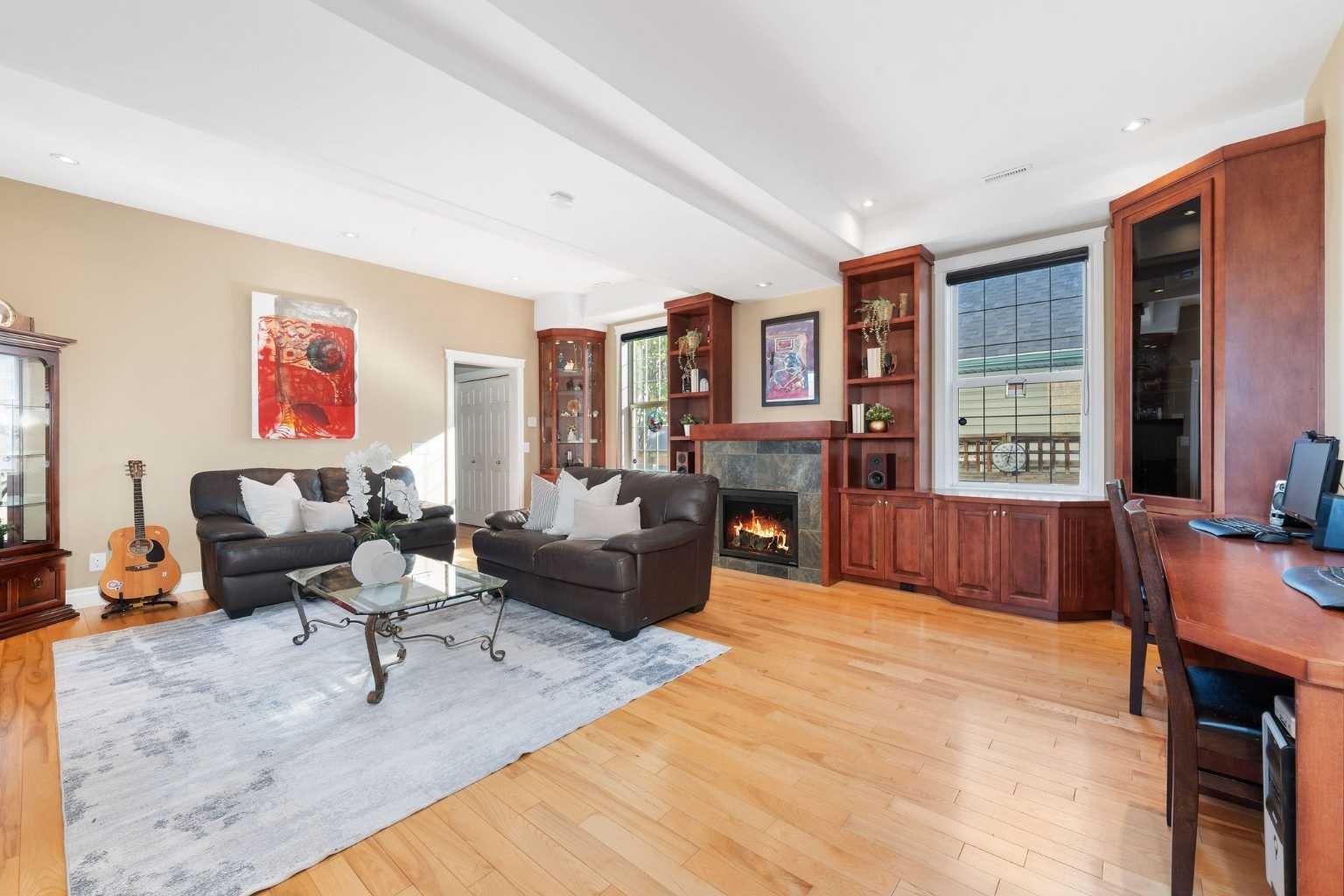 339 Bridlewood Court SW