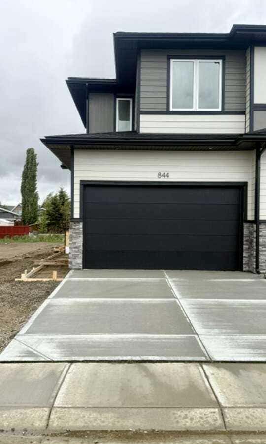 Photo of 844 Beckner Street, Carstairs, AB T0M 0N0 (MLS # A2320737)