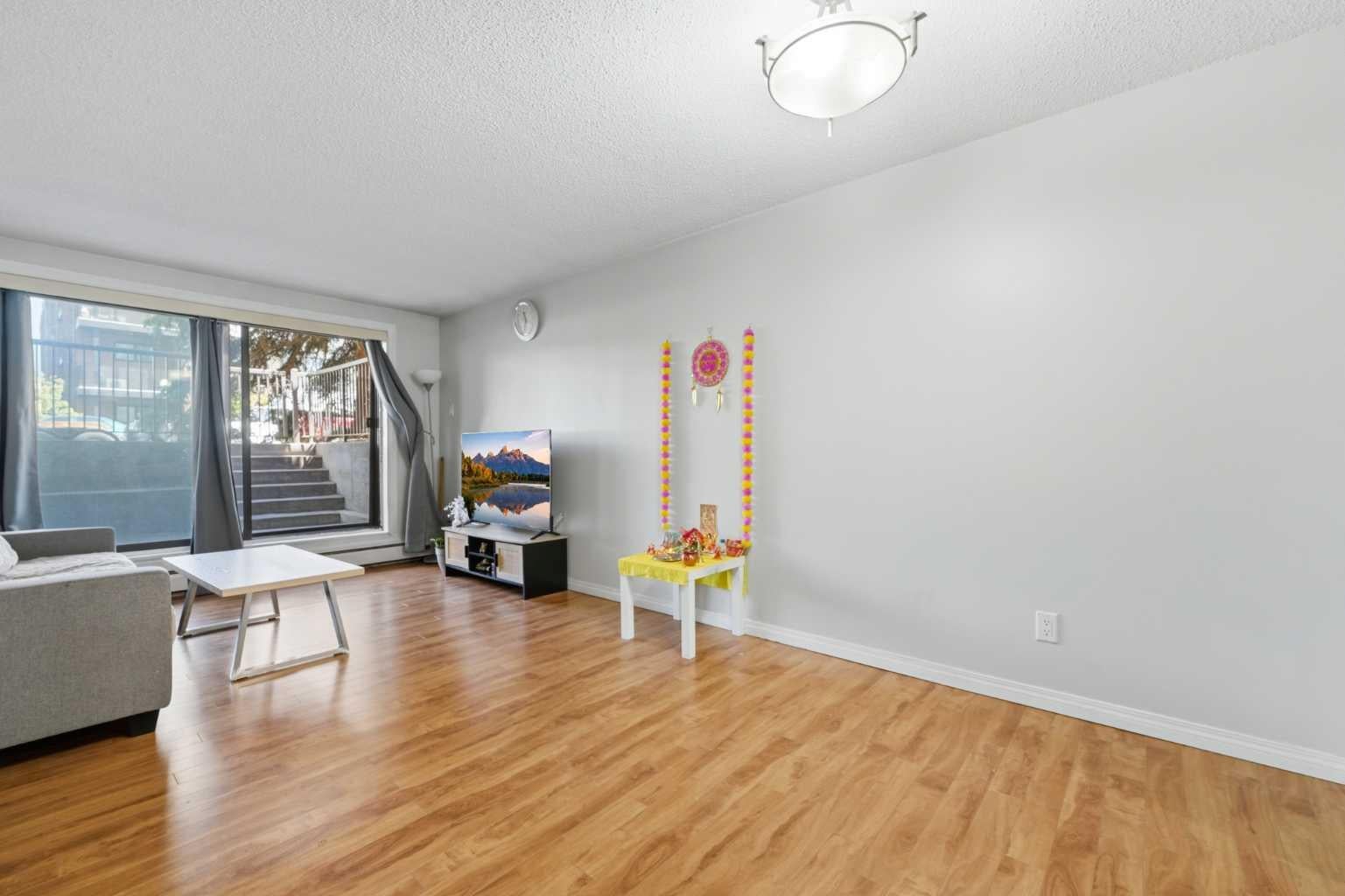 611 67 Avenue SW 102