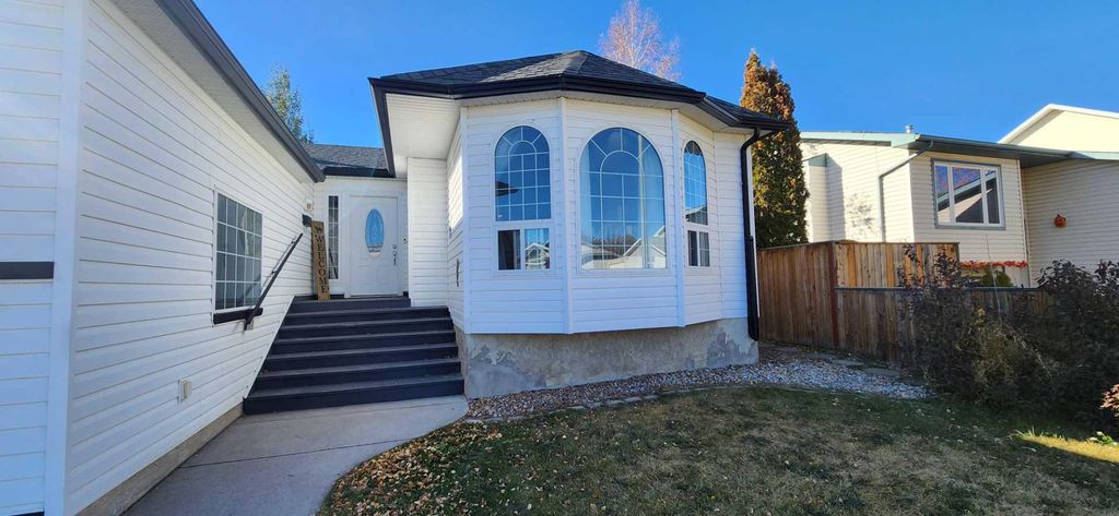 Photo of 1506 Walter Place, Didsbury, AB T0M 0W0 (MLS # A2263096)