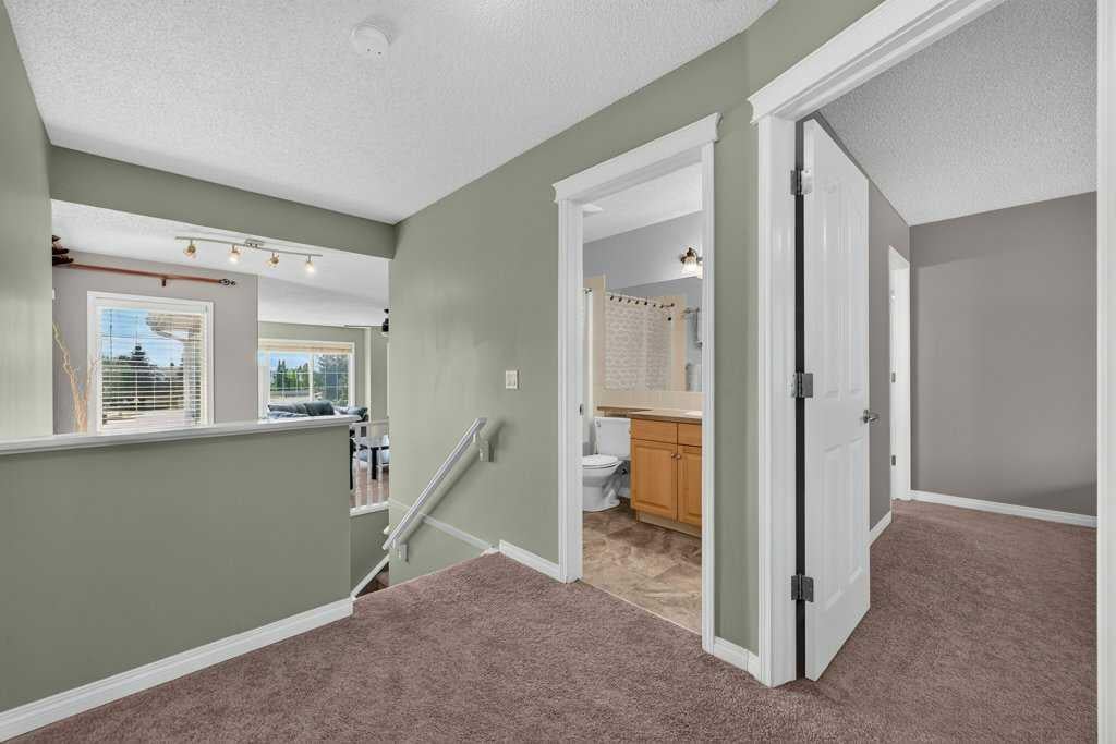 141 Douglas Glen Manor SE
