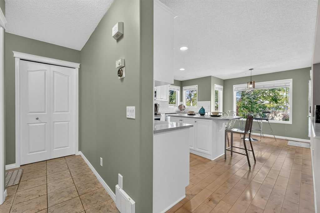 141 Douglas Glen Manor SE