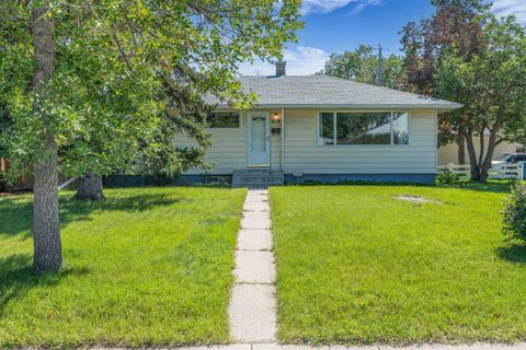 3119 Richmond Road SW Calgary AB T3E 4N5
