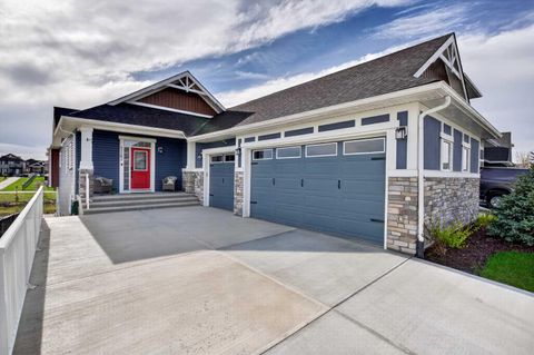 Photo of 1147 Bayside Drive SW, Airdrie, AB T4B 5E7 (MLS # A2310181)