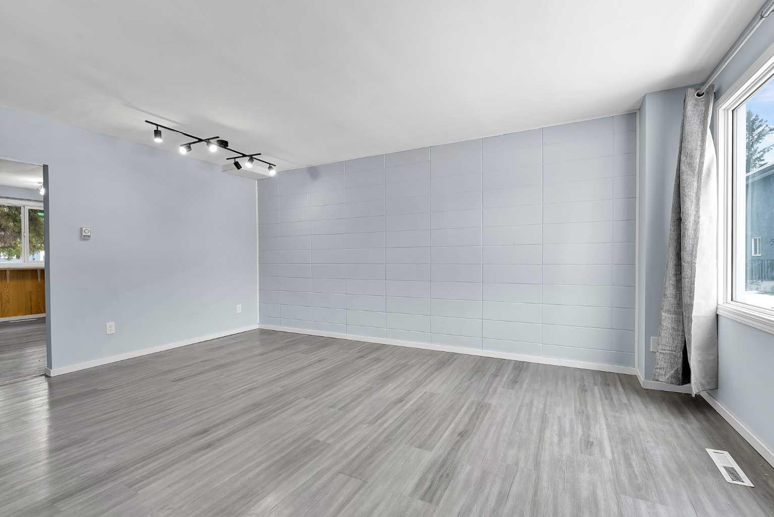 2211 19 Street NE 156